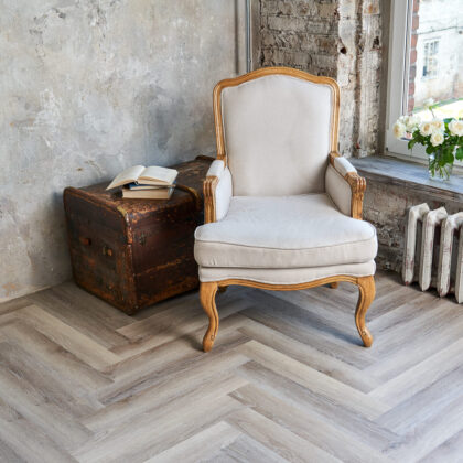 Виниловый ламинат Vinilam Parquet Herringbone IS11122 Эрмитаж паркет