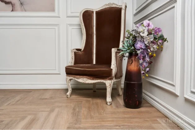 Купить Кварц-виниловая плитка Vinilam Parquet Herringbone Glue IS11133 Паркет Северный. С доставкой по России. Самовывоз со склада в Москве.