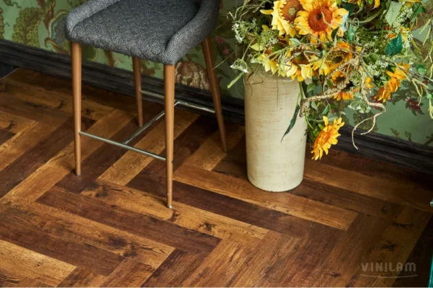 Купить Кварц-виниловая плитка Vinilam Parquet Herringbone Glue IS11155 Паркет Парижский. С доставкой по России. Самовывоз со склада в Москве.
