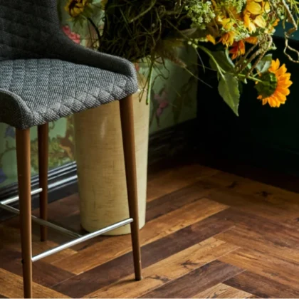 Купить Кварц-виниловая плитка Vinilam Parquet Herringbone Glue IS11155 Паркет Парижский. С доставкой по России. Самовывоз со склада в Москве.