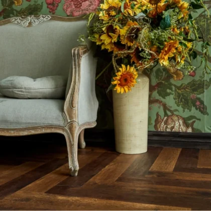 Купить Кварц-виниловая плитка Vinilam Parquet Herringbone Glue IS11155 Паркет Парижский. С доставкой по России. Самовывоз со склада в Москве.