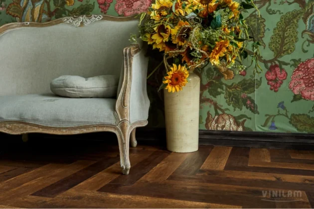 Купить Кварц-виниловая плитка Vinilam Parquet Herringbone Glue IS11155 Паркет Парижский. С доставкой по России. Самовывоз со склада в Москве.