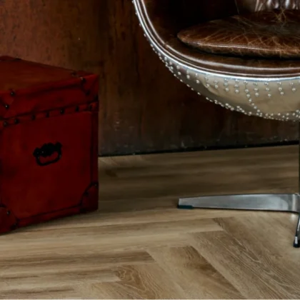 Купить Кварц-виниловая плитка Vinilam Parquet Herringbone Glue IS11166 Паркет Классический. С доставкой по России. Самовывоз со склада в Москве.