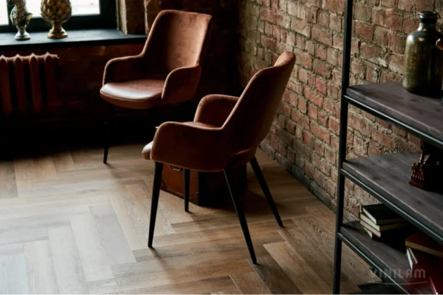 Купить Кварц-виниловая плитка Vinilam Parquet Herringbone Glue IS11199 Паркет Венецианский. С доставкой по России. Самовывоз со склада в Москве.