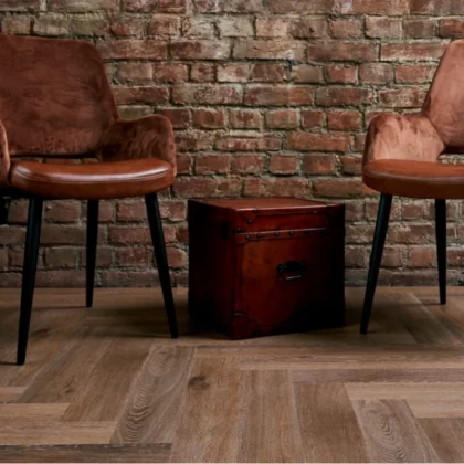 Купить Кварц-виниловая плитка Vinilam Parquet Herringbone Glue IS11199 Паркет Венецианский. С доставкой по России. Самовывоз со склада в Москве.