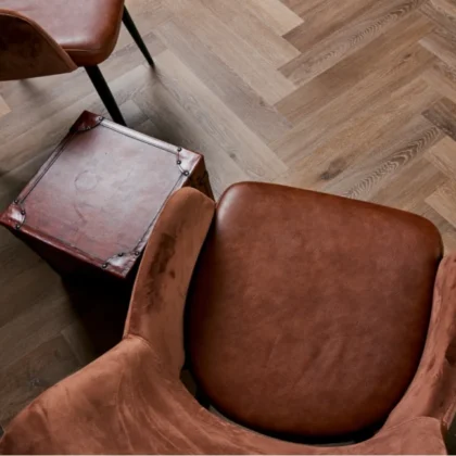 Купить Кварц-виниловая плитка Vinilam Parquet Herringbone Glue IS11199 Паркет Венецианский. С доставкой по России. Самовывоз со склада в Москве.